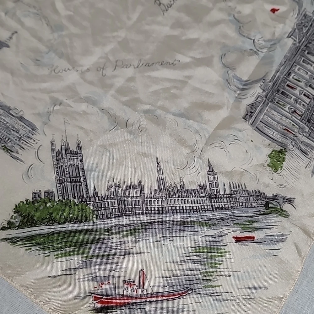 ♥️SILK  Scarf   print some england palaces
